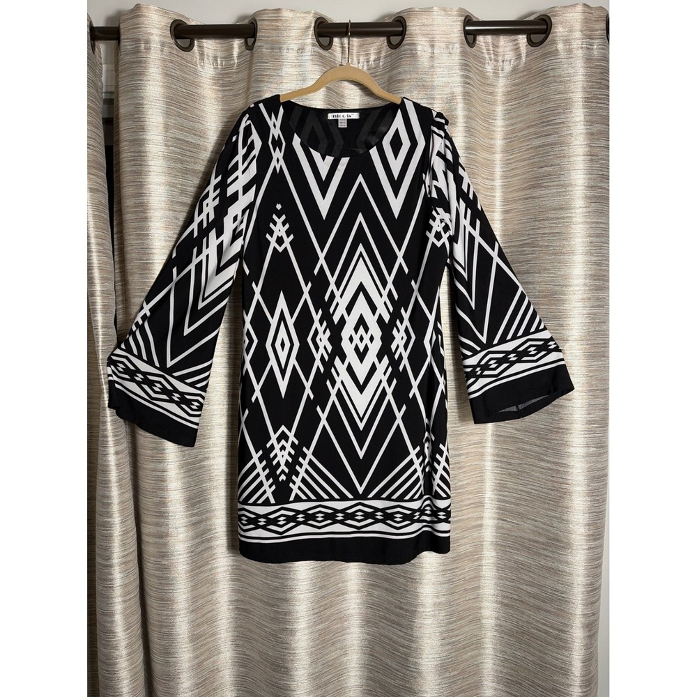 Nico‎ La Womens XL Black White Geometric Chevron Bell Sleeve Shift Mini Dress